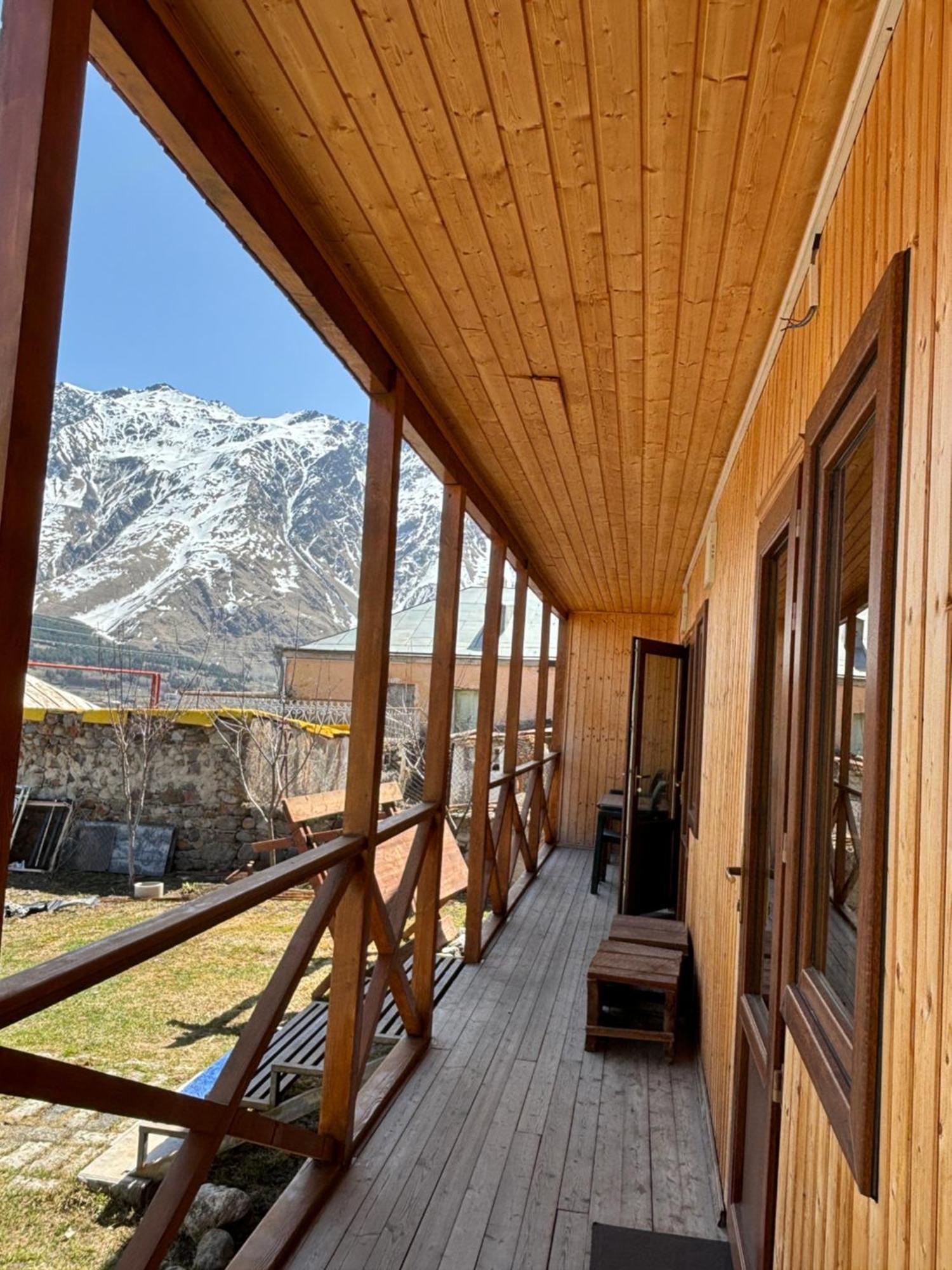 Family Hostel Nika Kazbegi Exteriör bild